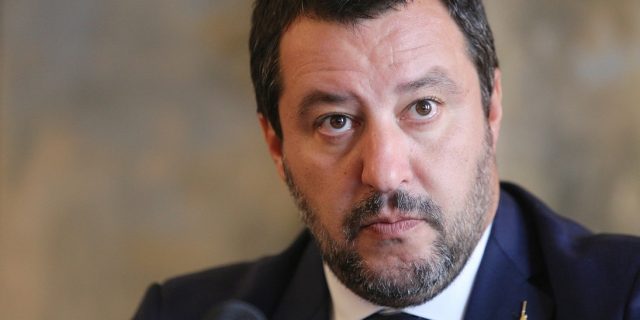 Italia condamnă planul UE de a interzice din 2035 mașinile noi cu motoare pe benzină și motorină / Ministrul italian al transporturilor spune că măsura este o „sinucidere” şi un „cadou” oferit industriei chineze