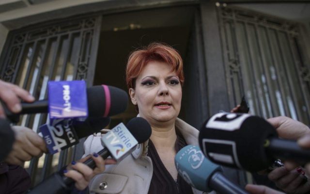 she is Traditional Chap Lagărele de concentrare devin temă de campanie anti-Iohannis. Lia Olguța  Vasilescu: ”Domnul Klaus se și vede șef de lagăr”