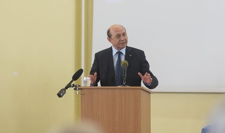 https://cdn.g4media.ro/wp-content/uploads/2019/08/Traian-Basescu.jpg