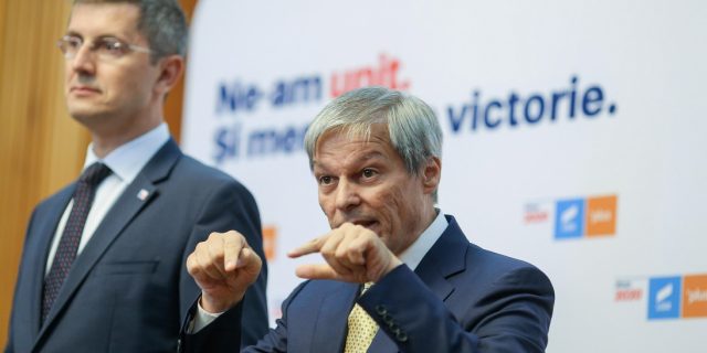 Cioloș: Știu foarte sigur că ieri Cîțu era hotărât să-și asume mandatul de premier. Ce s-o fi întâmplat în ultimele ore? Acest joc politic al PNL în momentele pe care le trăim este iresponsabil