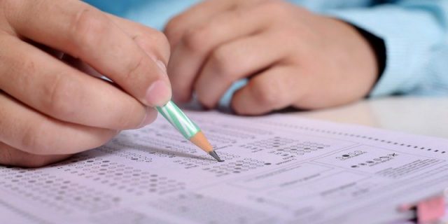 Test, examen, exercitiu, scris, foaie, creion, grila / Foto: Pixabay.com