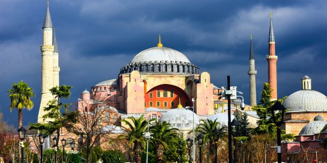 Turcia se așteaptă ca numărul turiștilor români să se tripleze în 2022. Cele mai căutate destinații: Istanbul, Cappadocia și stațiunile din Antalya