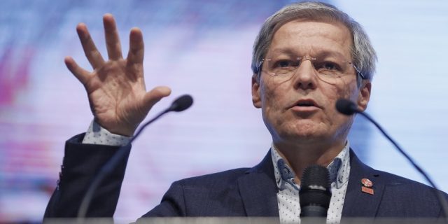 Dacian Cioloș: PNL, dintr-un partid care conducea o coaliție guvernamentală a devenit a cincea roată la căruța PSD / Avem datoria să nu capitulăm în fața acestui monstru politic