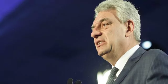 Mihai Tudose speră ca moțiunea de cenzură să treacă datorită parlamentarilor puterii cărora ”începe să le fie rușine să mai iasă pe stradă”