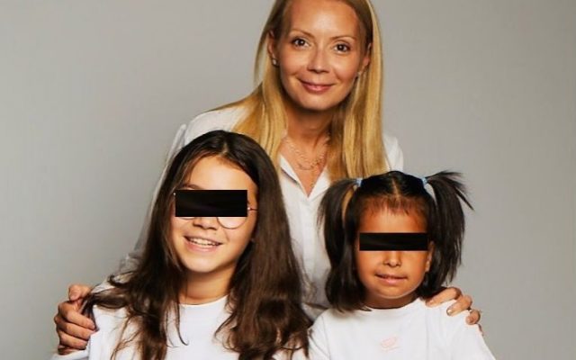 Victor Ponta și Daciana Sârbu au adoptat o fetiță de 6 ani dintr-un centru de plasament