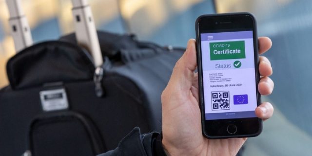 Poliţia italiană investighează o reţea care vindea pe internet certificate COVID false, pentru sume între 150 şi 500 de euro în criptomonede sau bonuri de cumpărături pe platforme online