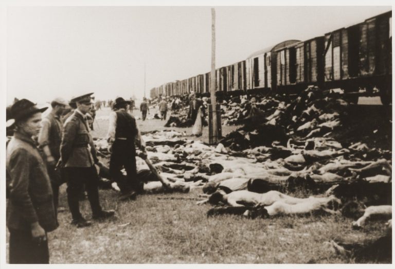 Cadavre de evrei din Trenul Morții