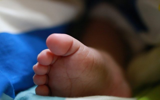 picior bebelus, nou nascut, copil