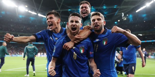 Finala Euro 2020 dintre Anglia și Italia a fost un eveniment „super-propagator” de COVID-19: Serviciul de Sănătate Publică din Anglia susține că peste 3000 de oameni s-au infectat la meciul din 11 iulie