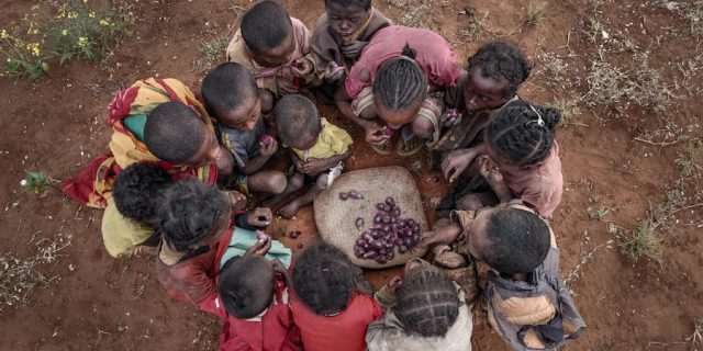 Copii în Madagascar