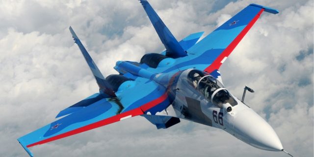avion Sukhoi_Su-30_inflight