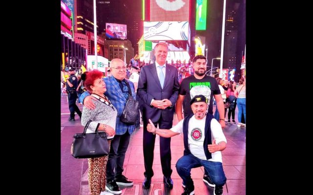 Manelistul Sorinel Puștiu, poze cu președintele Iohannis în Time Square,  New York / ”La ziua lui tatului meu, ii ceream parerea lui Mr. President  Klaus Iohannis”