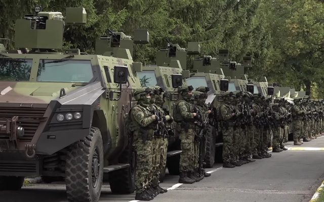 serbia, armata, soldati, vehicule blindate, kosovo