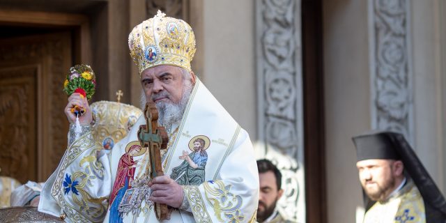 EXCLUSIV Efectul ”Ambrozie și Teodosie”: Patriarhul Daniel, scrisoare dură prin care le cere capilor Bisericii Ortodoxe să se abțină de la comentarii despre vaccin și pandemie