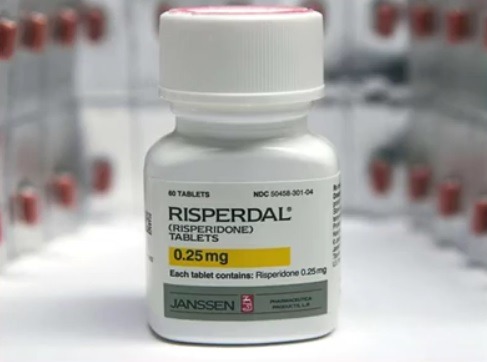 Johnson&Johnson, acord pentru procesele în care mii de bărbați care au luat antipsihoticul Risperdal acuză că le-au crescut excesiv sânii/ Daunele ajung la 800 de milioane de dolari