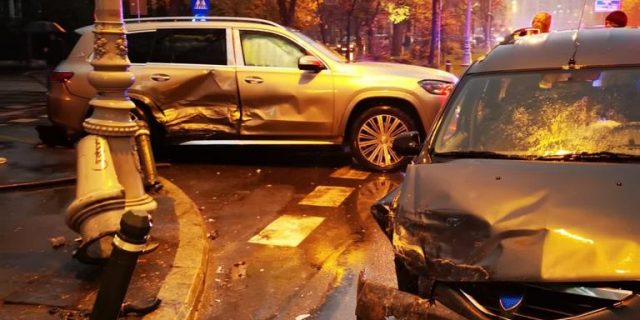 SURSE Mașina în care se afla Gigi Becali, implicată într-un accident pe bulevardul Aviatorilor/ Șoferul vinovat, testat pozitiv cu etilotestul