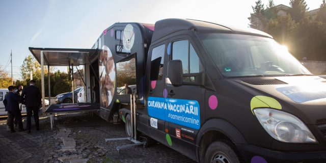 Caravana vaccinării în București într-un autobuz special amenajat