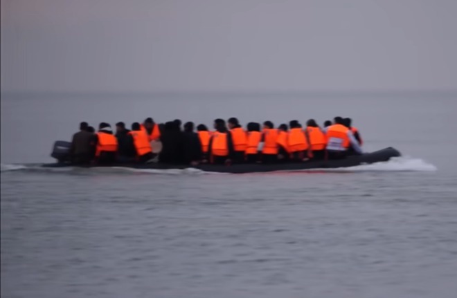 Τουλάχιστον 20 μετανάστες πνίγηκαν στα ανοιχτά της Εύβοιας / Οι αρχές φοβούνται ότι ο αριθμός των νεκρών θα αυξηθεί