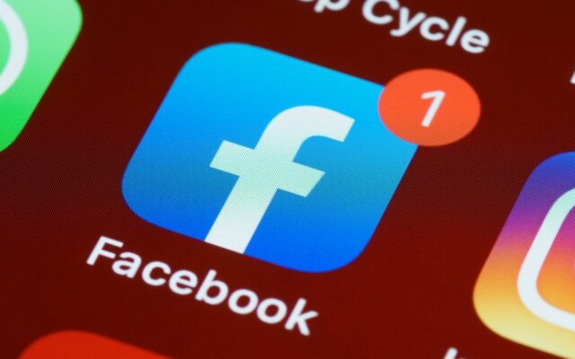 facebook instagram whatsapp retea socializare retele socializare telefon