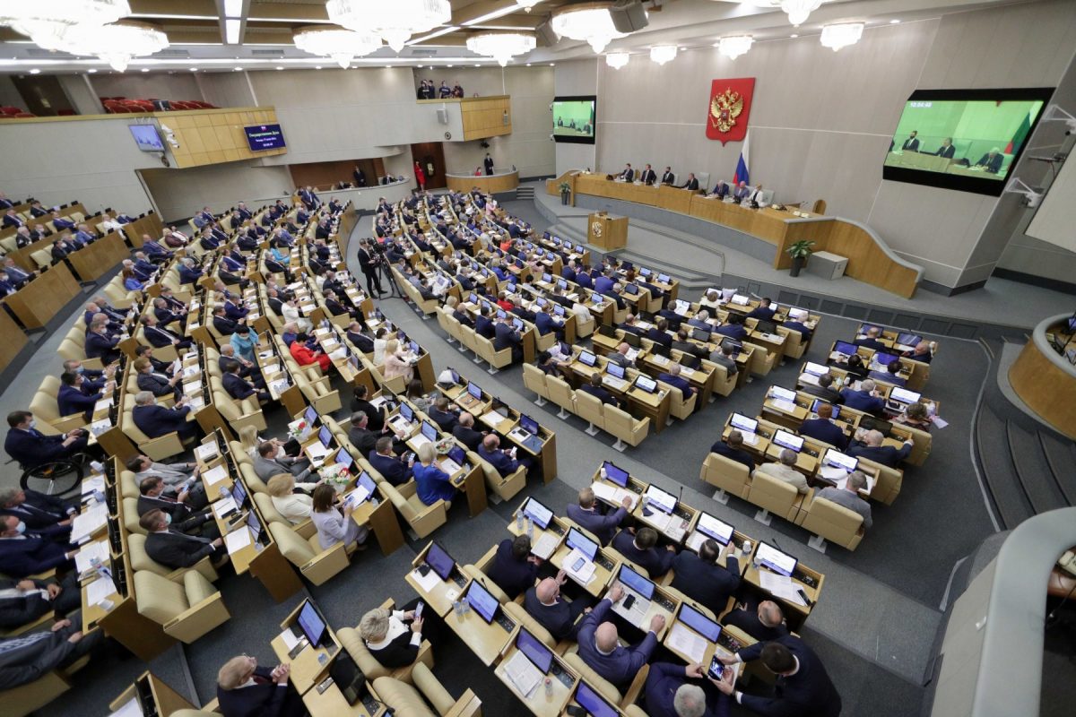 Parlamentul rus a aprobat două proiecte de lege care ar permite guvernului să oblige companiile să furnizeze armatei bunuri și angajații să lucreze ore suplimentare pentru a sprijini economia de război