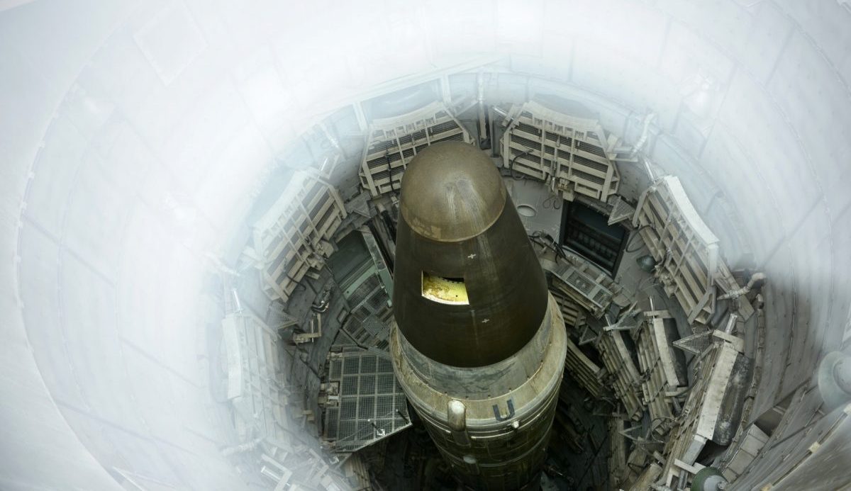 Statele Unite efectuează un test cu racheta balistică intercontinentală Minuteman III, amânat anterior din cauza exercițiilor Chinei în jurul Taiwanului