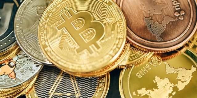 Bitcoin investește 100 de euro Crypto investește 5 altcoins