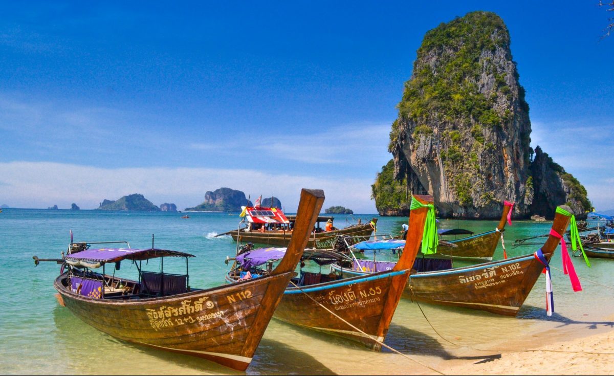 Thailanda ar putea deveni o destinaţie turistică mai scumpă pentru străini / Autoritățile intenționează să majoreze tarifele la hotel