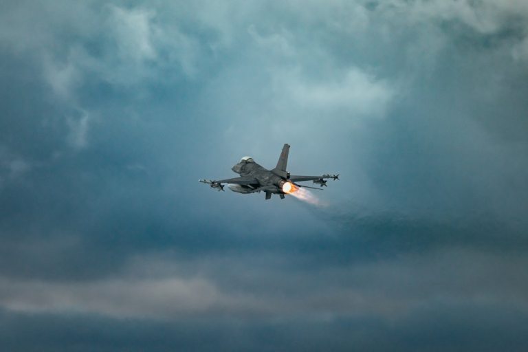 avion de lupta, aeronava, f-16, f35, aviatic, conflict, razboi