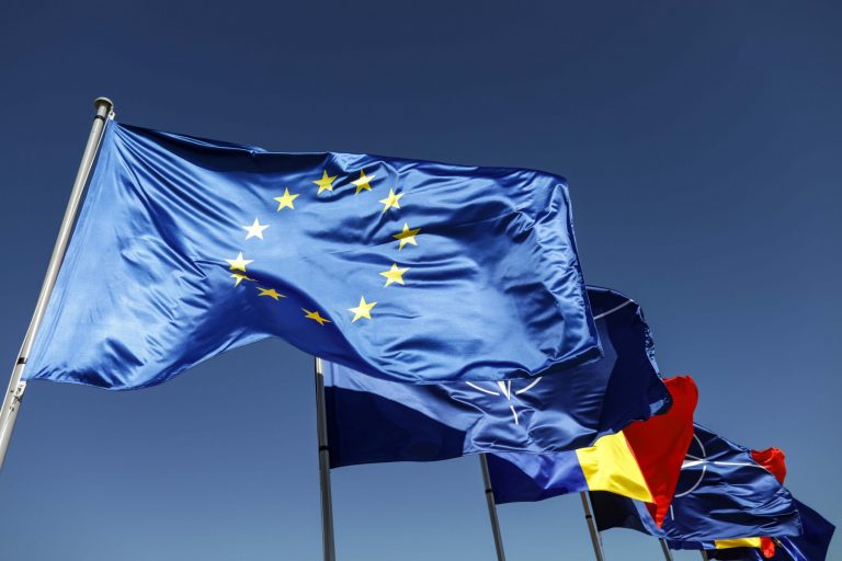 uniunea europeana, ue, nato, romania, steag, drapel