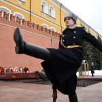 kremlin rusia defilare soldat
