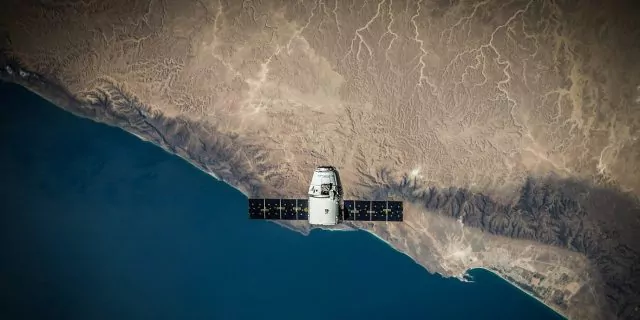 SpaceX a lansat alţi 22 de sateliţi în cadrul reţelei sale de internet „Starlink”