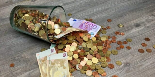 Euro bani fonduri cheltuieli risipă fraude