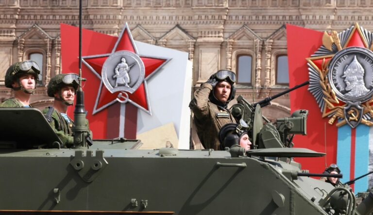 rusia, kremlin, moscova, ziua victoriei, parada, 9 mai, militari, soldati, armata rusa, blindate, tancuri