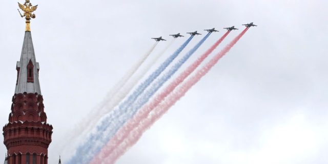 parada, moscova, kremlin, rusia, 9 mai, ziua victoriei, forte aeriene, avioane, steag rusesc, aeronave, demonstratie