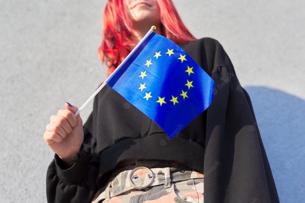 tineri educatie uniunea europeana EU UE adolescenti - Copy