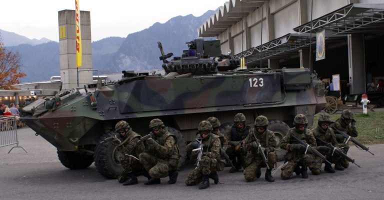elveția, vehicul blindat, transport, trupe, ucraina, piranha III, armata, soldati, militari