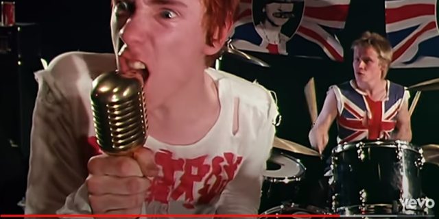 Sex Pistols, intrare remarcabilă în Top 5 UK, cu „God Save the Queen”