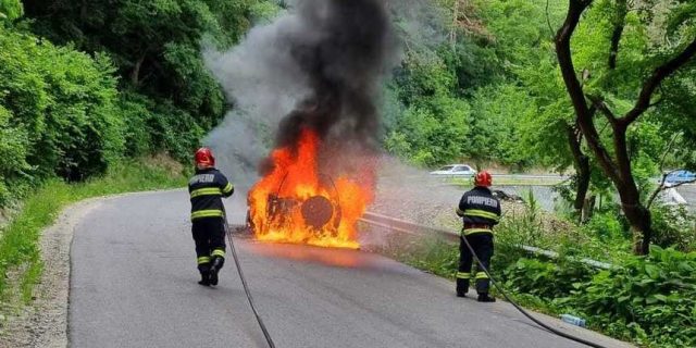 masina incendiu accident