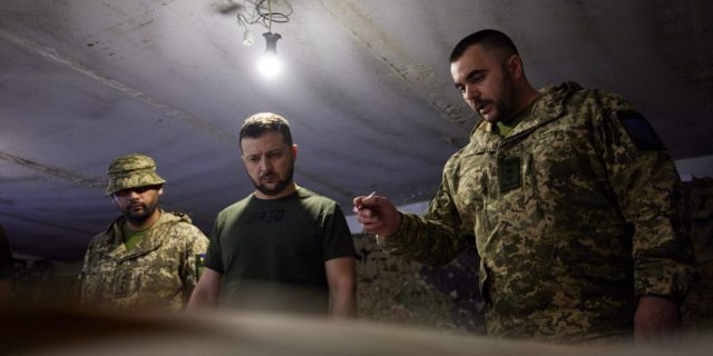 volodimir zelenski soldati ucraina razboi