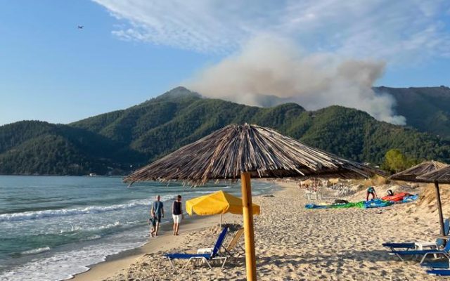 incendiu thassos grecia golden beach
