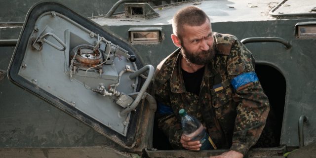soldat ucrainean tanc ucraina razboi harkov kupiansk