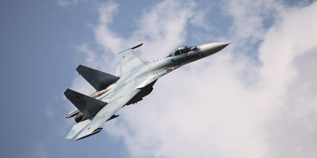 avion rusesc, rusia, suhoi, su-27, aeronava de vanatoare, de lupta, razboi, forte aeriene, aerian, cer