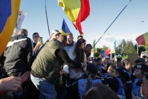 diana sosoaca protest aur piata victoriei scandal george simion2