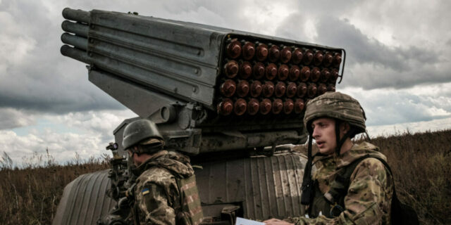 BM-21 'Grad', ucraina, rusia, razboi, lansator de rachete, baterie de rachete, sistem, proiectil, atac aerian, soldat, vehicul, armata, militar, artilerie, atac, bombardamente