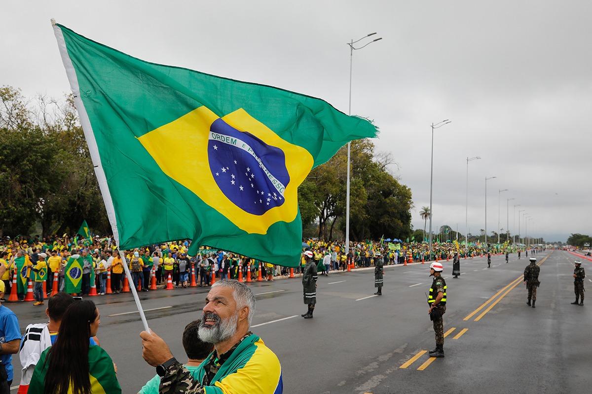 proteste brazilia steag