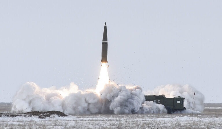 9T250-1, Iskander-M, rusia, soviectic, arma nucleara tactica, razboi, racheta, lansare