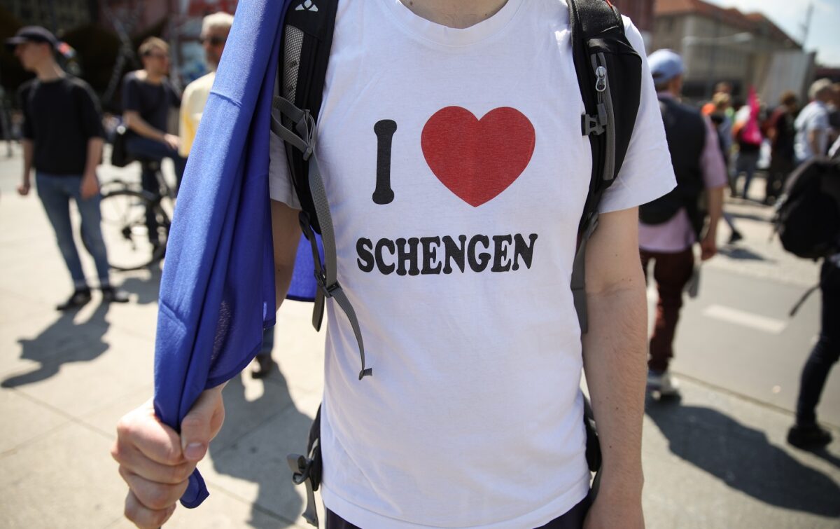 schengen, aderarea romaniei la schengen, spatiul schengen, veto austria schengen, karl nehammer, austria, tricou schengen