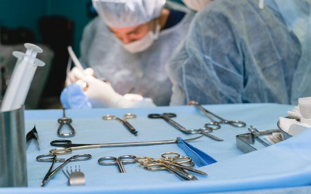 medici chirurgie doctori operatie interventie chirurgicala cadre medicale spitale sistem medical