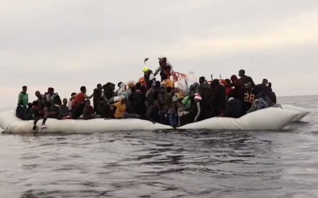 Migranti : Barca pneumatica : Marea Mediterana