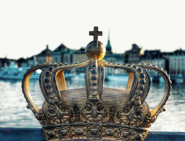 coroana regi regine suedia regalitate